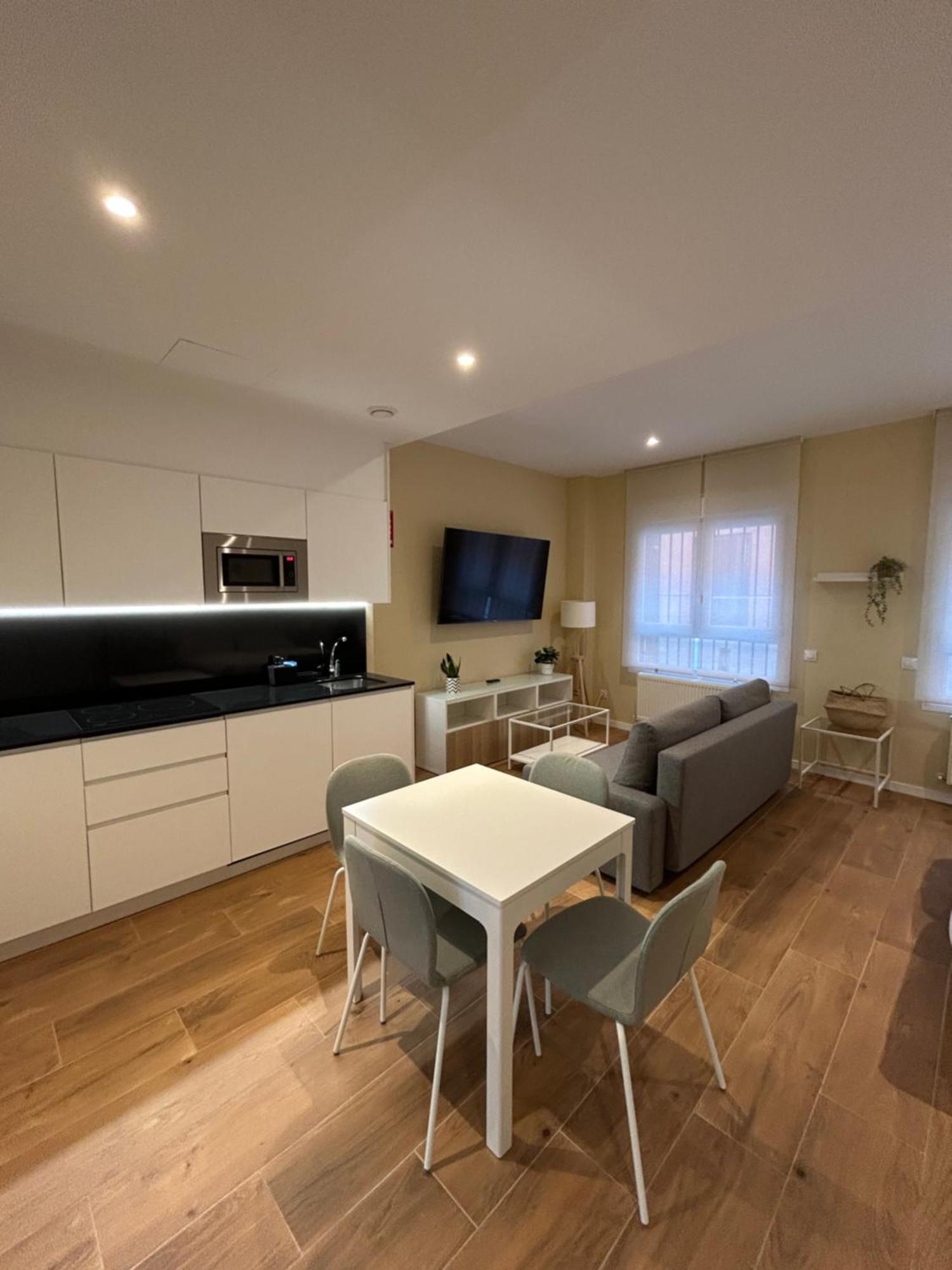 Apartamentos Turisticos Aeropuerto Barajas Madrid Dış mekan fotoğraf