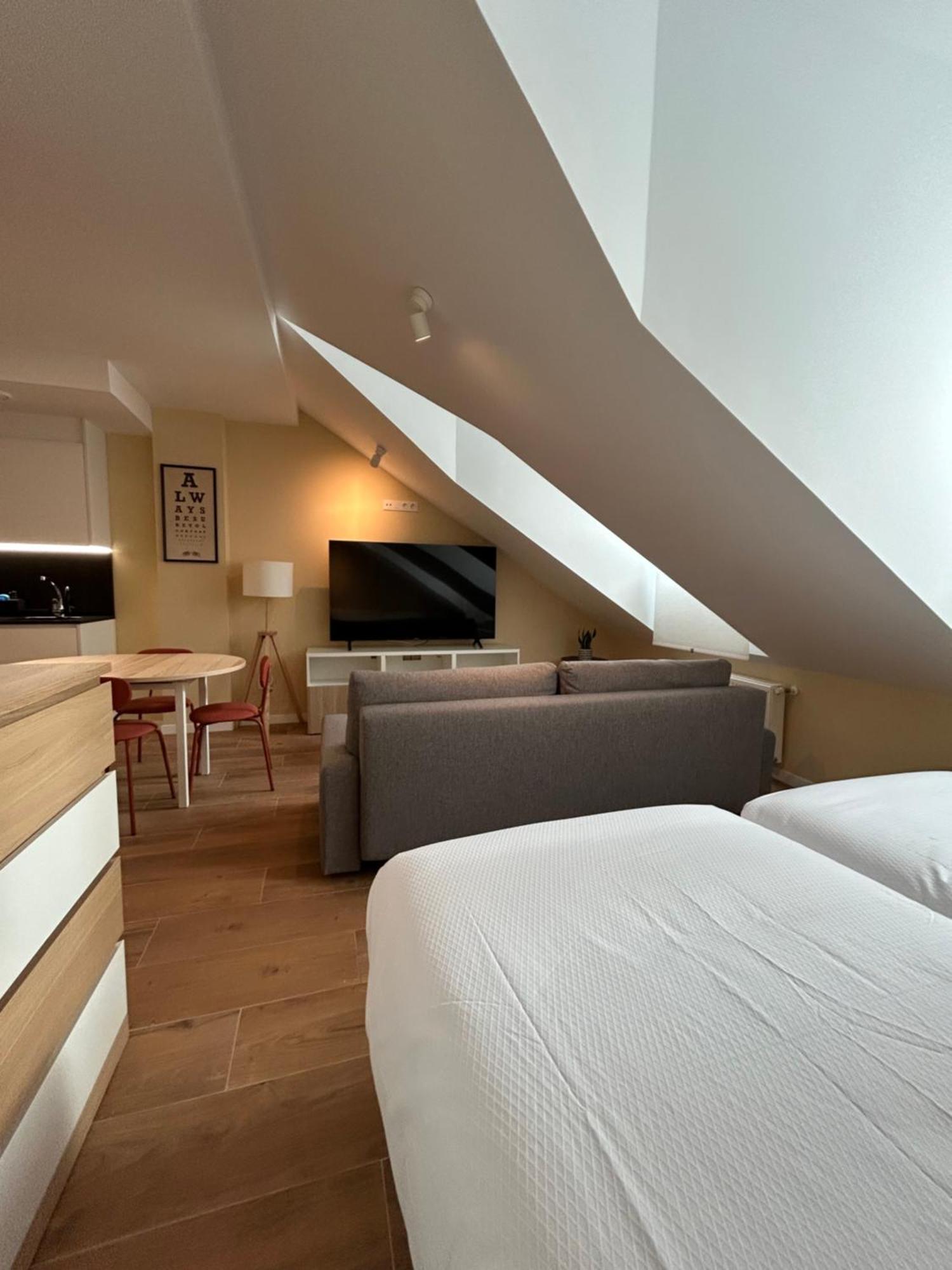 Apartamentos Turisticos Aeropuerto Barajas Madrid Dış mekan fotoğraf